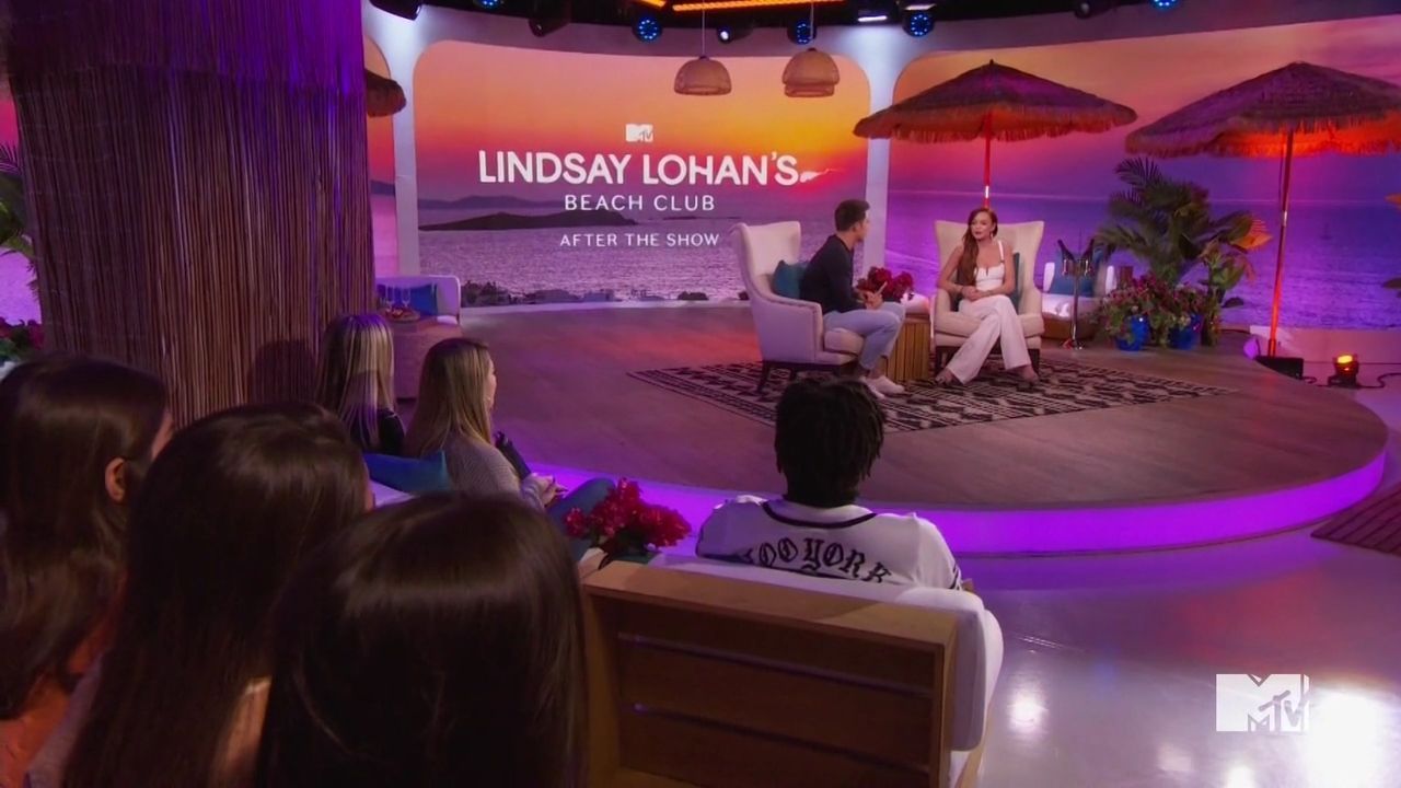 LohanBeachClubAftershow-S01E01_065.jpg