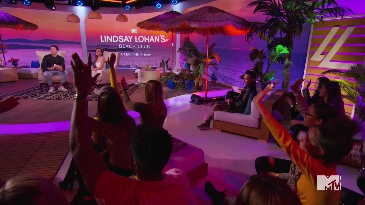 LohanBeachClubAftershow-S01E01_259.jpg