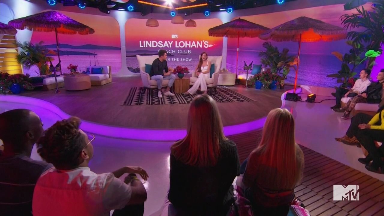 LohanBeachClubAftershow-S01E01_301.jpg