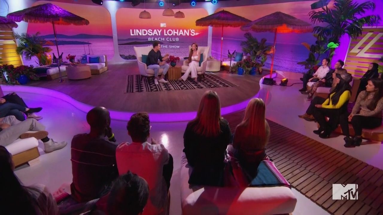 LohanBeachClubAftershow-S01E01_305.jpg