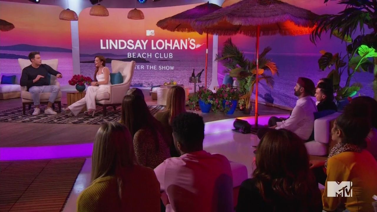 LohanBeachClubAftershow-S01E01_520.jpg