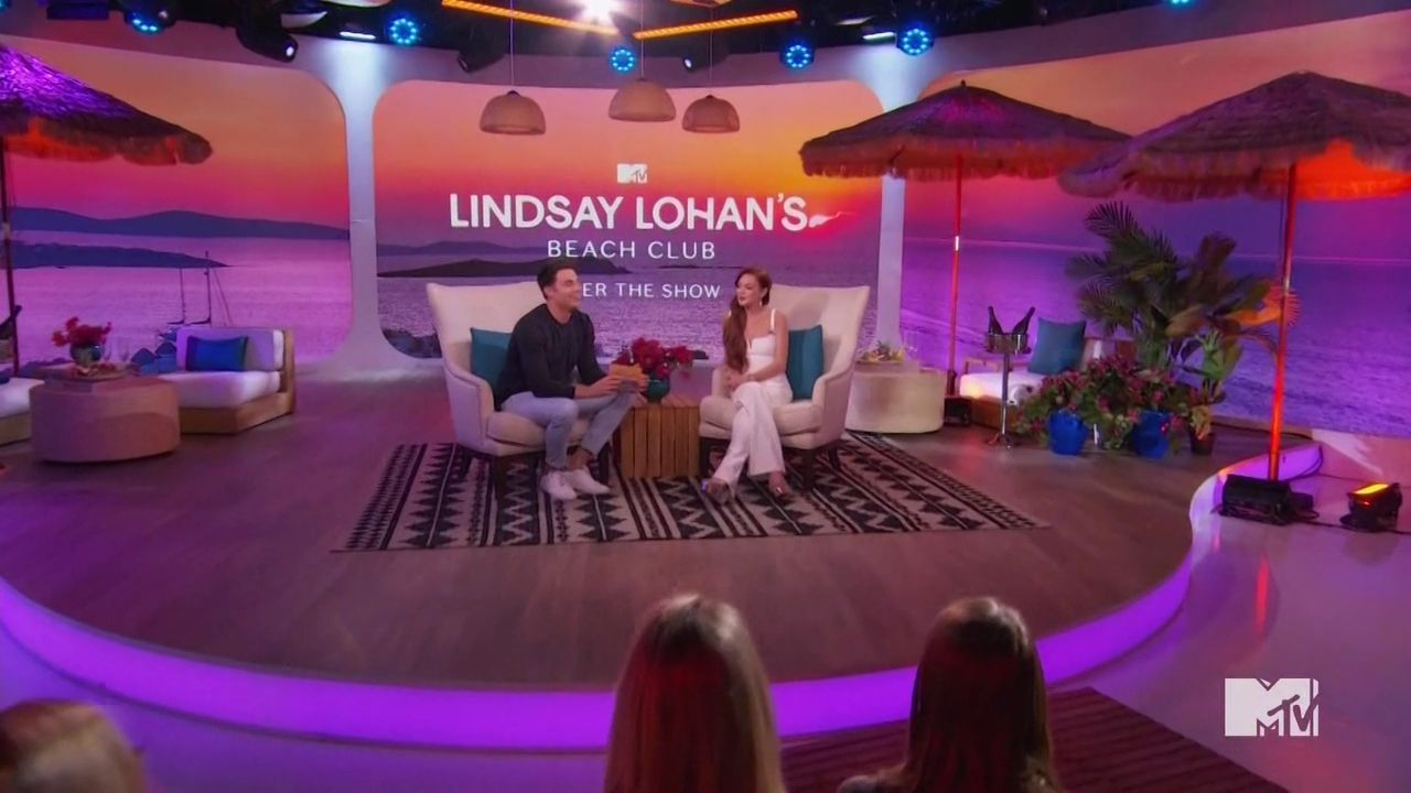 LohanBeachClubAftershow-S01E01_564.jpg