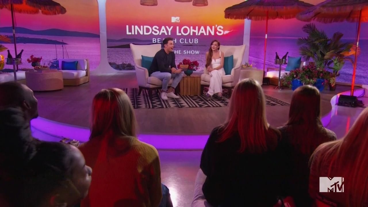 LohanBeachClubAftershow-S01E01_570.jpg