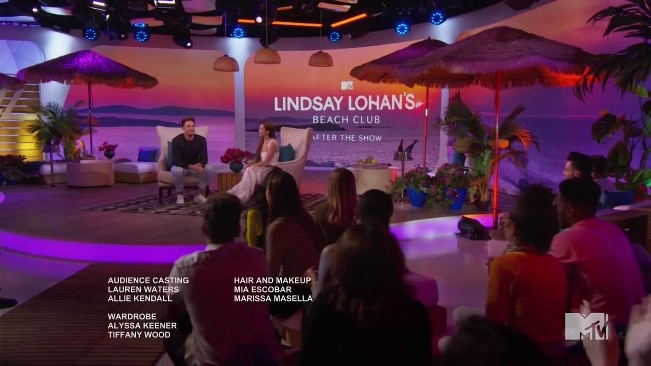 LohanBeachClubAftershow-S01E01_735.jpg