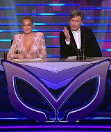 TheMaskedSingerAU-S01E02-065.jpg