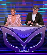 TheMaskedSingerAU-S01E02-154.jpg