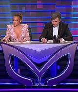 TheMaskedSingerAU-S01E02-203.jpg