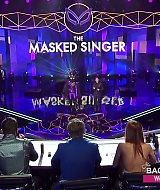 TheMaskedSingerAU-S01E04-057.jpg