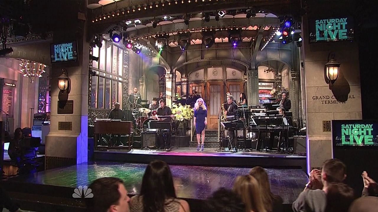 SNL-S37E16-005.jpg