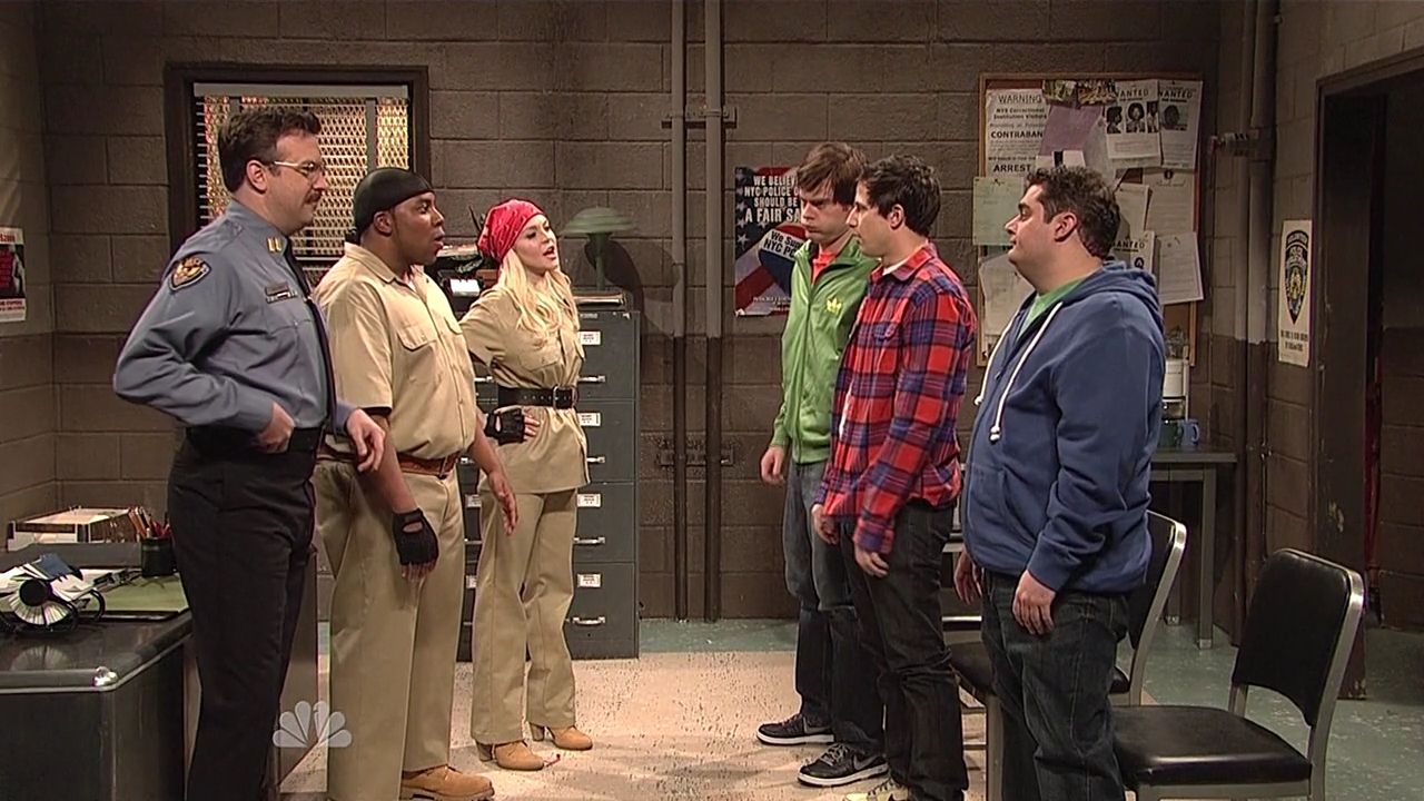 SNL-S37E16-248.jpg